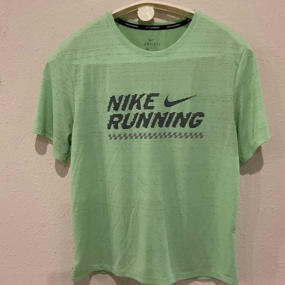 Nike Miler Running Graphic Tee Light Green Reflective Strips Men’s Size Small - Picture 1 of 9